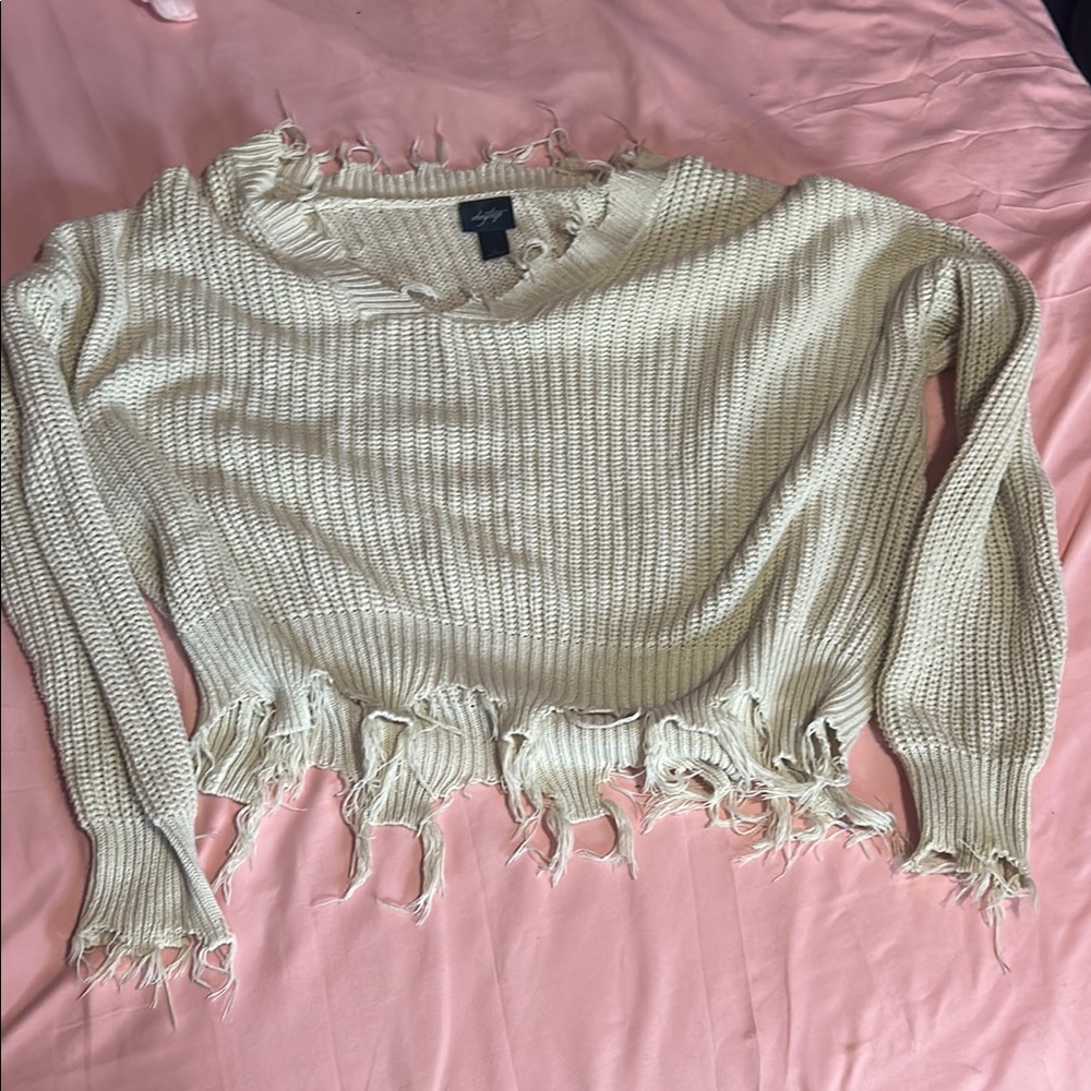 Daytrip Cream V-Neck Sweater with Distressed Hem